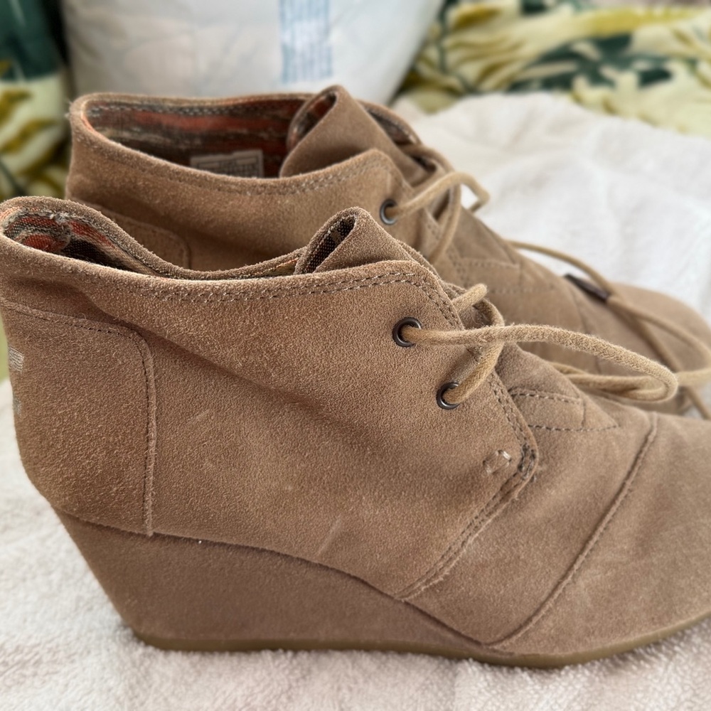 Toms Light Brown Suede Wedge Ankle Boots